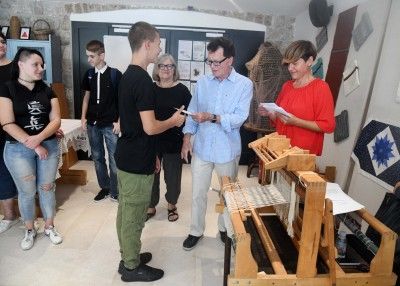 DESA - STIPENDIJE, 27.09.2019. BY ZT - (9).JPG